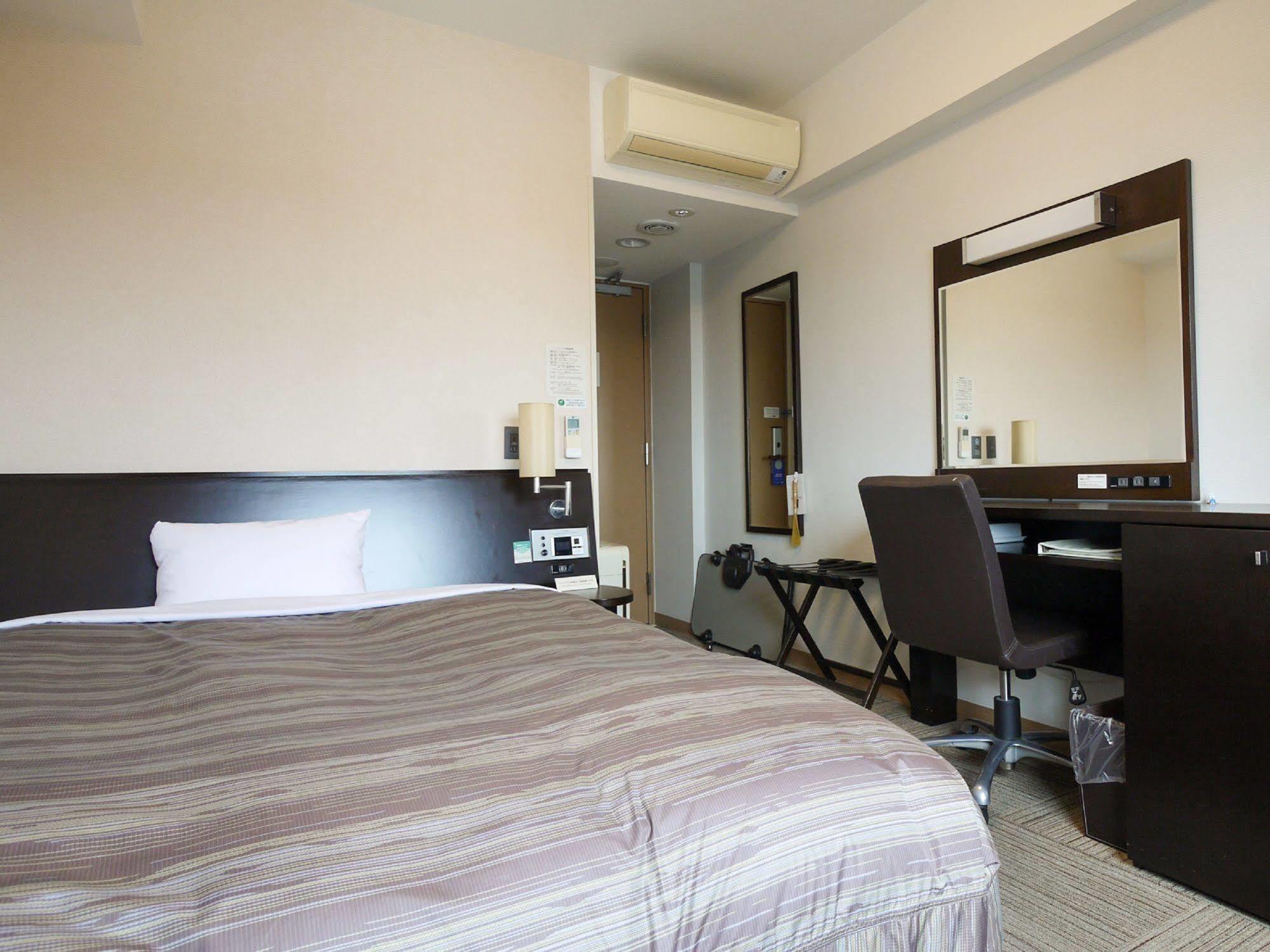 Hotel Route-Inn Koga Ekimae Екстериор снимка